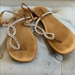 Super cute Shyanne sandals with rhinestones ✨
